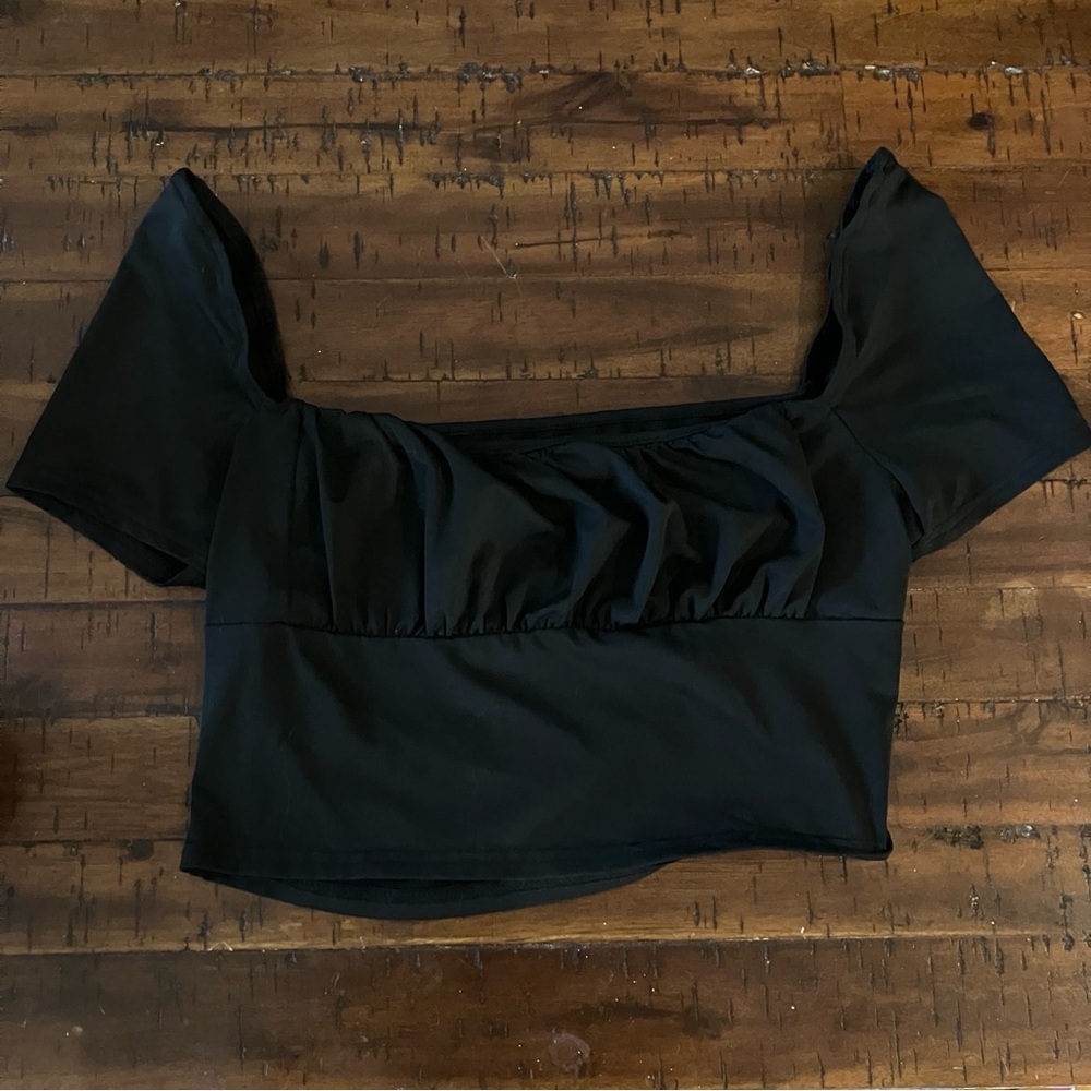 SHEIN Black Cap Sleeve Ruched Crop Blouse